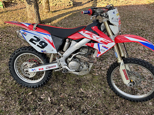 Honda crf 250x 2007 (1 foto / 6)