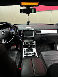 Volkswagen Tuareg 2012 (3 foto / 15)