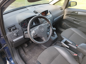Autorent 7 istekohta (2 foto / 2)
