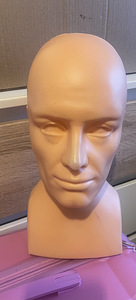 Mannekeeni "pea" mütside jaoks, pesapallimütsid, parukad, helikõrvaklapid (1 foto / 2)