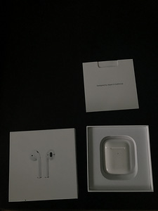 Wireless charging case от AirPods 2 (1 фото из 3)