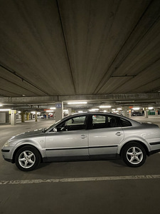 Volkswagen Passat 1.9 TDI (3 foto / 9)