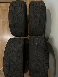 Rehv 245/40 R19 T XL (4 foto / 4)