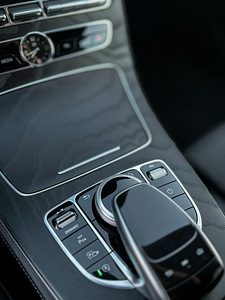 Mercedes-Benz E 220d (14 foto / 15)