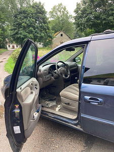 Chrysler Voyager 2.5D (4 фото из 5)