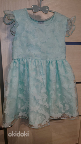 Детское праздничное платье, размер 104 (фото #1)