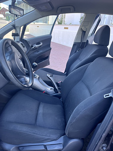 Müüa Toyota Auris 1.4 71kW bensiin manuaal (2008 (14 foto / 15)