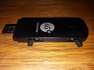 Huawei 3372h 4G/LTE USB Dongle (Megafon M150-2) (5 foto / 8)