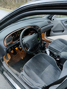 Ford Mondeo ghia (5 foto / 7)