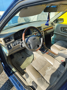 Volvo v70 (6 фото из 6)