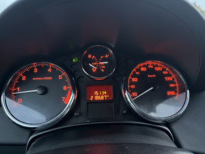 Peugeot 207 (6 фото из 6)