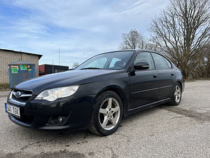 Subaru Legacy 2007 бензин (2 фото из 6)