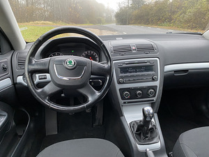 Skoda Octavia 2009 1.4Tsi 90Kw (7 foto / 9)