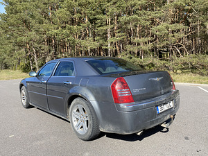 Chrysler 300C РЕГ оплачено (3 фото из 6)