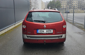 RENAULT LAGUNA (6 фото из 9)