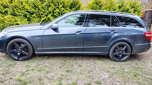 Оригинальные диски с резиной AMG (5 фото из 5)