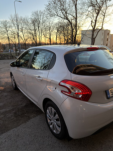 Peugeot 208 (2 foto / 5)