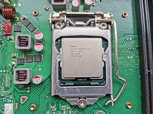 Компьютер Fujitsu Pentium G630 2.7 GHz, 2Gb DDR3 1333 MHz (5 foto / 8)