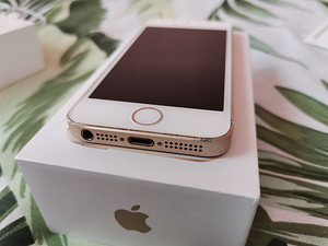 Apple iPhone SE 64 GB 2016 (6 foto / 10)