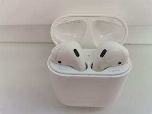 Airpods 2 2019 (1 фото из 8)