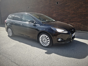 Väikse läbisõiduga korralik Ford (4 foto / 7)