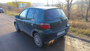 Toyota Yaris 1.3 Bensin (6 foto / 6)