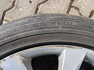 Mazda veljed rehviga 215 / 4 (3 foto / 4)
