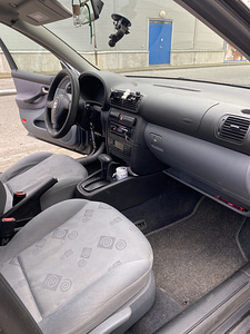 Seat Leon 1.8 (5 фото из 6)