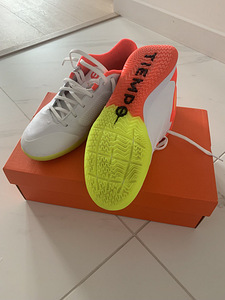 Putsad, uued Nike Tiempo Pro Indoor US 9, 42,5 EUR (1 foto / 2)