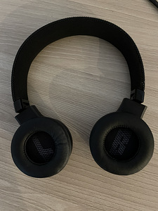 JBL Live 400 (2 фото из 4)