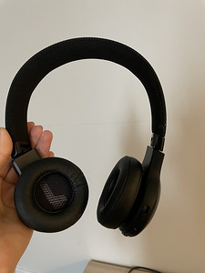 JBL Live 400 (4 фото из 4)