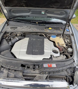 Audi a6 c6 (11 фото из 12)