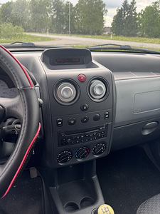 Citroen (8 foto / 9)