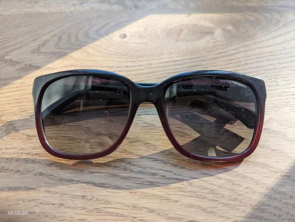 Солнцезащитные очки Emporio Armani (фото #1)