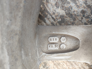 Toyota Avensis valuveljed+ rehvid (8 foto / 10)