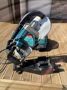 Makita 2107f (1 foto / 3)