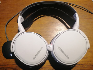 Steelseries Arctis 7 juhtmeta kõrvaklapid valge (1 foto / 3)