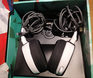 Steelseries Arctis 7 juhtmeta kõrvaklapid valge (2 foto / 3)