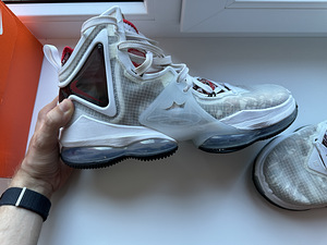 Nike LeBron 19 (5 foto / 9)