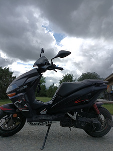 Скутер 80cc (3 фото из 5)