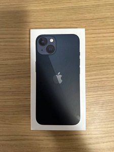 iPhone 13 новый + чехол (2 фото из 4)