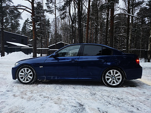 Продается BMW 325d 145кВт E90 M-пакет, механика (8 фото из 11)