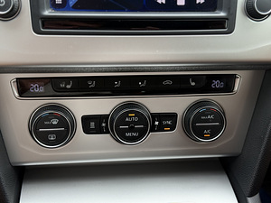 Volkswagen Passat 2016 2.0tdi (8 foto / 15)