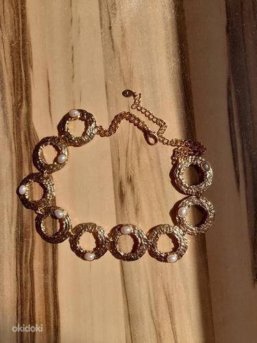Женское украшение на шею под золото с жемчужными вставками (фото #1)