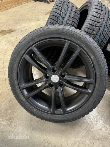 245/45 R19