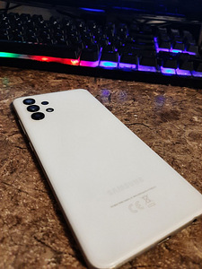 Samsung Galaxy A32 4/128GB valge, nagu uus. (1 foto / 2)