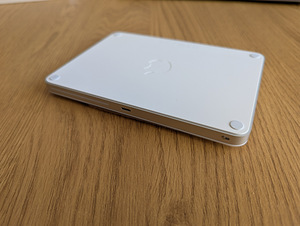 Apple Magic Trackpad 2 (A1535) — Серебристый (5 фото из 6)