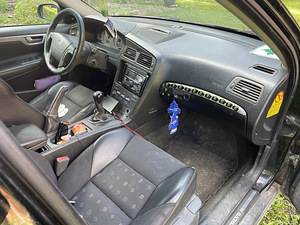 Volvo V70 2003 (9 фото из 13)