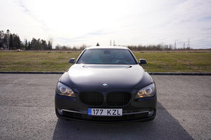 BMW 740 Individual XDRIVE 3.0 225kW (5 foto / 15)