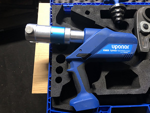 Трубный пресс Uponor (2 фото из 6)
